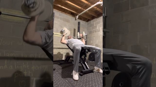 Week 1 Dumbbell Incline Bench Press-front/32.5x12/3rd Set