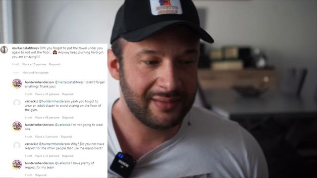 Donna Che Urina In Tutta La Palestra Quando Esegue Stacco Da Terra