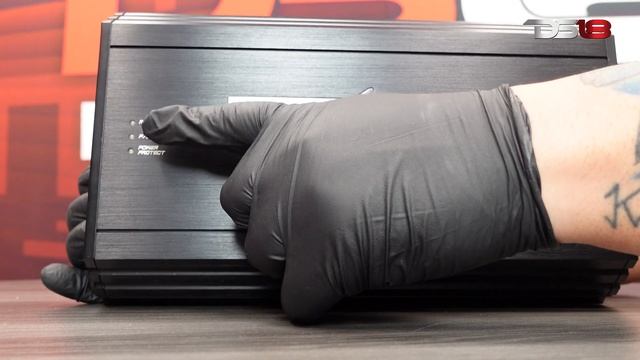 DS18 ZR1600.4D Class D 4-Channel Stereo Full Range Car Audio Amplifier