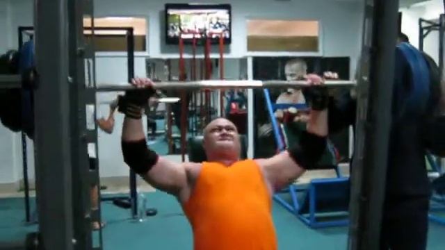 16,11,2014      Плечи  150 кг. х 6 повторений