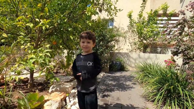 Kid's Super Hero Powers With Laser Eye Vision_EitanChannel