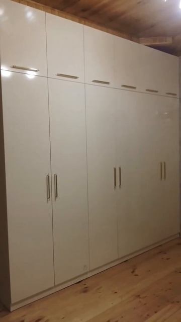 Bu şkaf Bura çox Yaraşdi