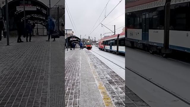 ну вот все поезда загораживают!Электропоезд   ЭГ2ТВ 033 и ЭП2Д.