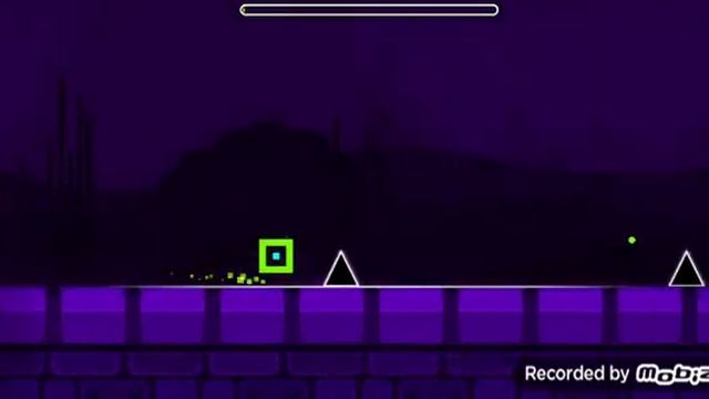 играю в Geometry Dash прохожу уровень Press Start 1 часть