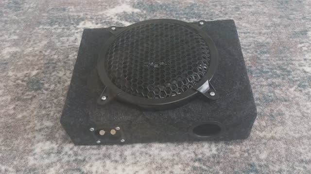 Сабвуфер под переднее сиденье для Лада Гранта DL Audio Barracuda 8 Flat