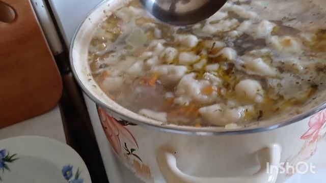 Похолодало. Сегодня громко. Готовлю  обед.