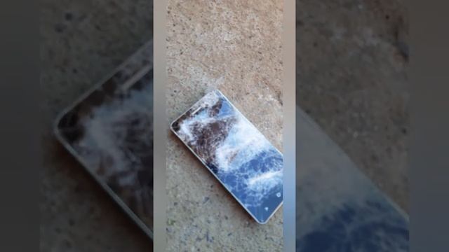 Проверяю телефон на на прочность