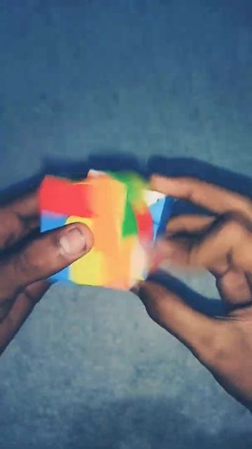 Rubik's Cube Magic Trick 🤯😰😳🔮🪄 || #youtubeshorts#ytshorts#shorts#mrchickvlogs