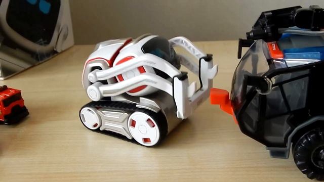 Мультик для дітей - Пожежні машини і Робот - Розвиваючі відео українською про машинки Місто машинок