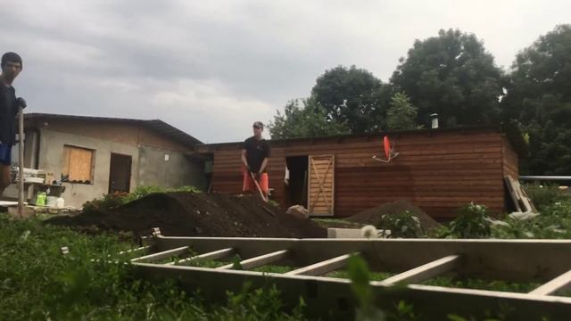 закапывал яму 1 час за 30 секунд