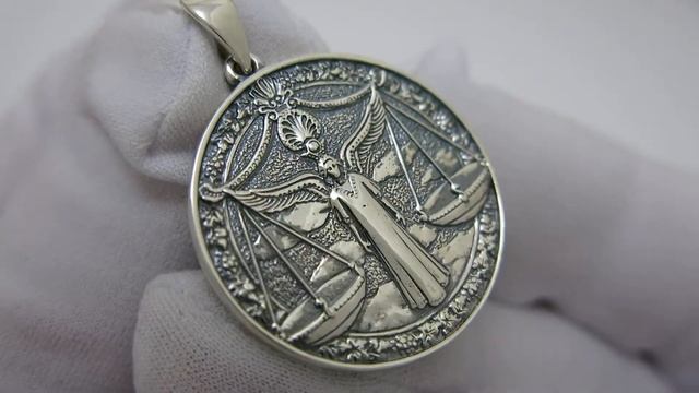 Серебряный кулон 
