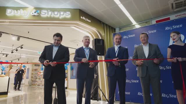 Открытия магазина RegStaer в аэропорту 