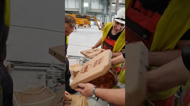 Хорошая робота в Венгрии!Каждый день пицца)