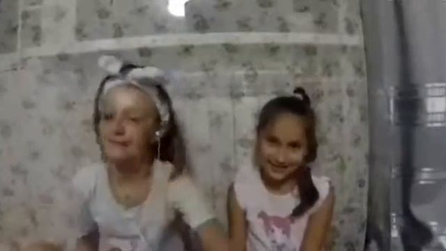 Угадываем слово в наушниках/ С Викой