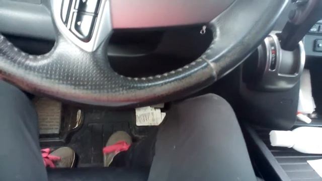 Убегаю от не понятного существа и навсегла уездаю из этого города))