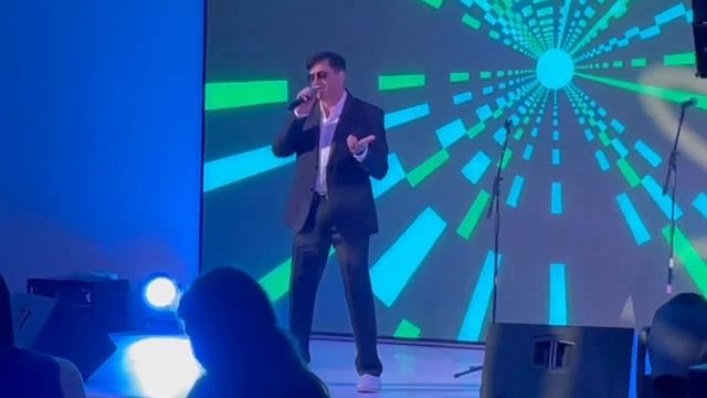 Итальянский певец Альберто Чиккарелли - Живое выступление на итальянском языке!