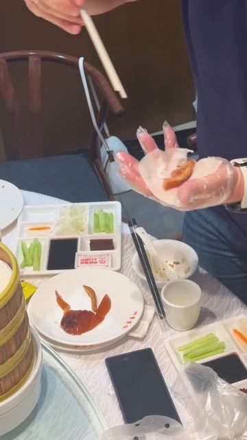 Как правильно есть утку по пекински