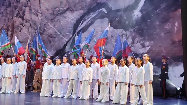 Оҕо саас сылын түмүгэ, Ийэ дойдуну көмүскээччи сылын саҕаланыыта