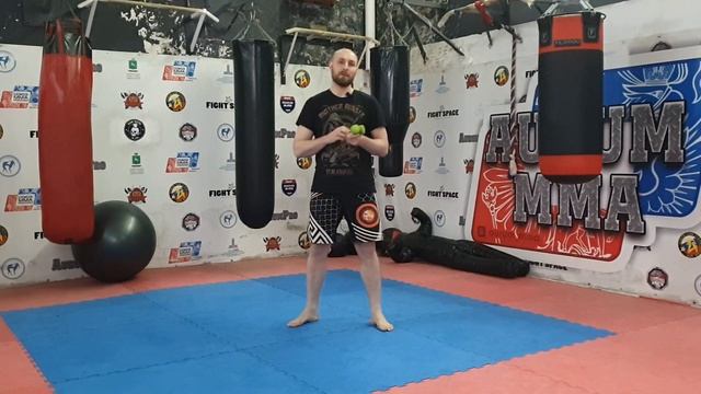 Приветствие, спорт и историческое фехтование