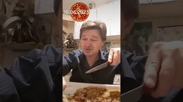 на ночь глядя покушать и книжку муму почитать. мукбанг