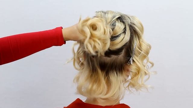 How To: Make A Hairstyle For A Business Woman With Short Hair