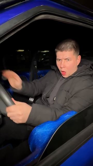 Помог припарковаться