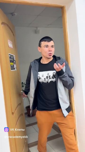 Заговори на иностранном языке с первого урока в VR Academy!