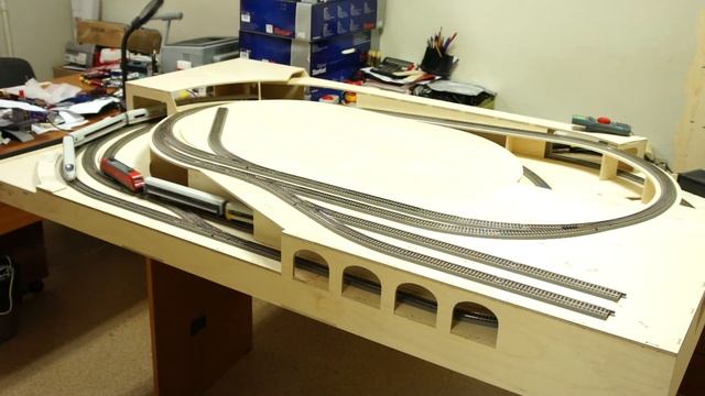 Двухуровневый подмакетник в масштабе H0