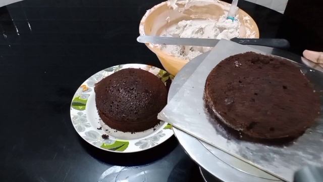 Chocolate Truffle Cake Recipe / Yummy Cake /Amina's Tasty Foodies
