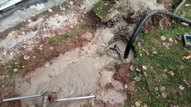 НЕГЛУБОКАЯ СКВАЖИНА ДЛЯ ДАЧИ С ОТЛИЧНЫМ НАПОРОМ