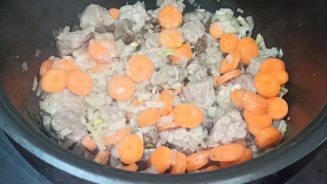 Картопля зі свининою і грибами в мультиварці/Potatoes With Pork And Mushrooms In A Multicooker