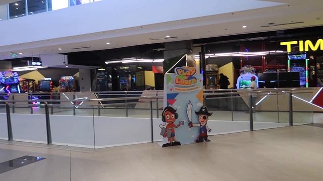 TRYING VIRTUAL REALITY IN TIMEZONE | Denise Yalung