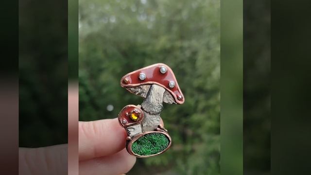 Мухомор брошь с уваровитом