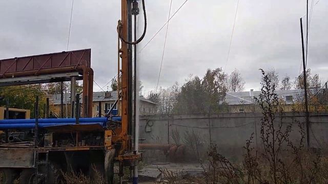 Фонтан выше мачты
