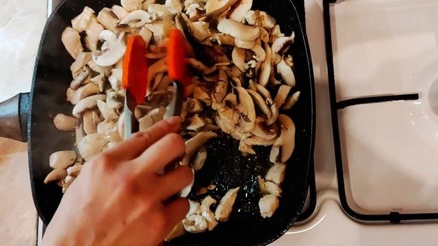 Жульен с курицей и грибами - Julienne With Chicken And Mushrooms