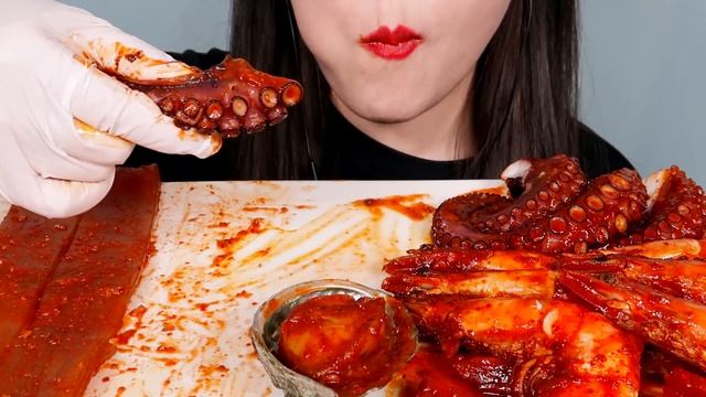 8c48930a8890a94fff2b198aa8ebbded