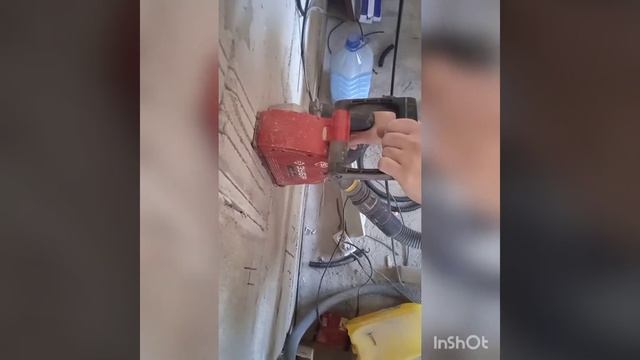 подготовка стен к укладке кабелей в штробу