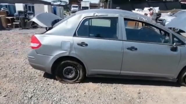 LOTE 21 - NISSAN TIIDA