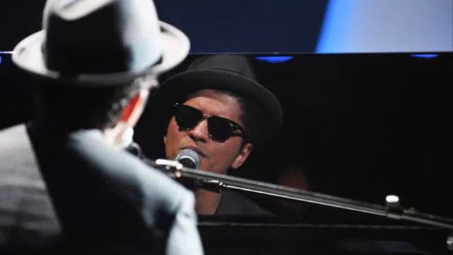Bruno Mars - Grenade (Doo-Wops & Hooligans)