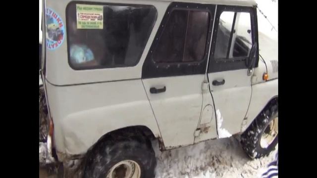 на двух уазах