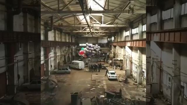 Хасбик летит на шариках в космос 😱