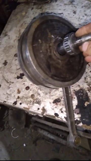 Колінвал мотоколяски = колінвал Іж Планета.