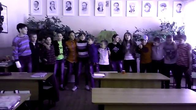 Ей 22!УКРАИНА НЕ УПАДЕТ НА КОЛЕНИ 6-А класс 1 школа