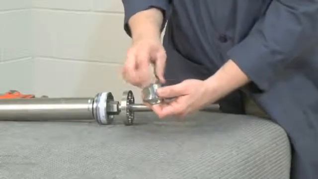 SaniForce 12:1 Service - Disassemble Displacement Pump