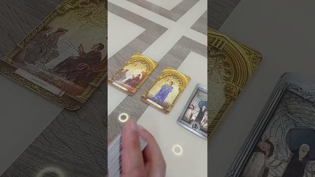Расклад на картах Таро, как повлияет комета Леонардо, на власть и граждан в России  в 2022 году