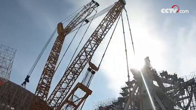 В Тяньцзине установили отражатель антенны для китайской миссии на Марс|CCTV Русский