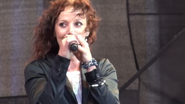 Petr Hapka, Michal Horáček, Szidi Tobias - Na Hotelu V Olomouci (LIVE Bratislava 29.6.2013)