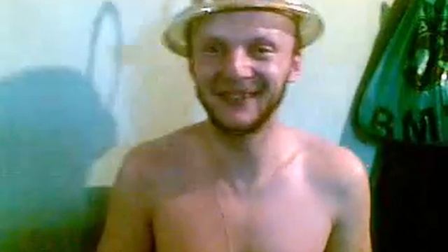 Планета аль-центавра Робот гитарист знает Шекспира.