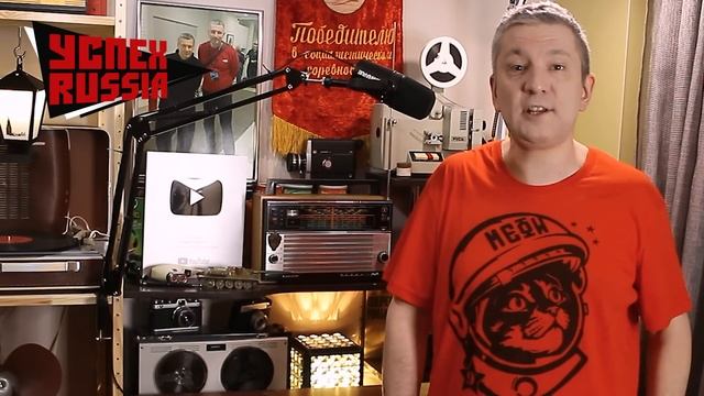 Такого в Париже не ожидали! Что такого у себя в постели нашёл Макрон?