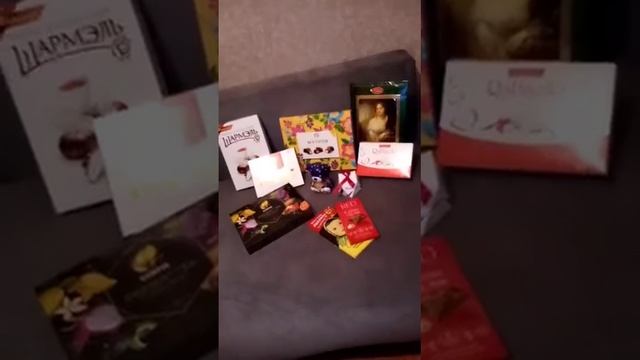 Открываем конфеты и делаем обзор на канфеты 😋😋😋😋